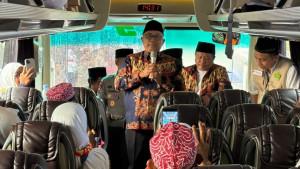 Pemberangkatan-haji-2025-kanigoro-Blitar.jpg