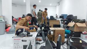 Pengambilan-barang-jarahan-Pemkab-Kediri.jpg