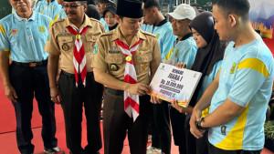 Penyerahan-uang-pembinaan-atlet-trenggalek.jpg