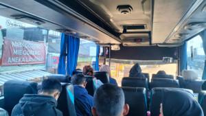 Perjalanan-bus-Harapan-Jaya-Tulungagung-Surabaya-sepi.jpg