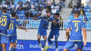 Pesepakbola-Dewa-United-Banten-FC.jpg