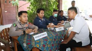 Polres-Nganjuk-memberikan-pelayanan-kesehatan.jpg