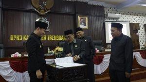 Rapat-Paripurna-DPRD-Trenggalek-Mengesahkan.jpg
