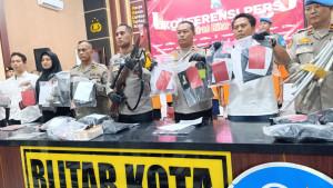 Rilis-senjata-angin-polres-Blitar-Kota.jpg