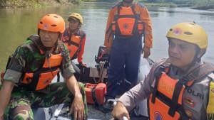 SAR-cair-korban-Brantas-Tulungagung.jpg