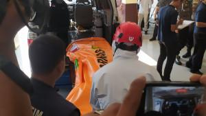 Saat-petugas-ambulan-dan-Tim-DVI-RS-Bhayangkara.jpg