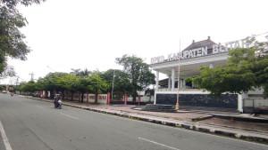 Suasana-jalan-Kota-baru-depan-DPRD-Kabupaten-blitar.jpg