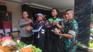 Tumpengan-polres-tulungagung.jpg