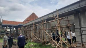 Wali-Kota-Blitar-cek-pembangunan-kantor-Kelurahan.jpg
