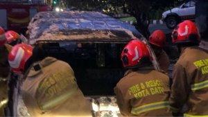 mobil-terbakar.jpg