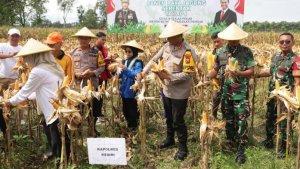 panen-raya-jagung-polres-kediri.jpg
