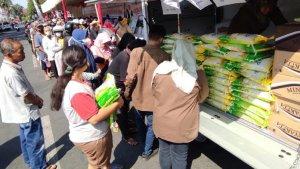 pasar-pangan-murah-di-Blitar.jpg