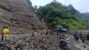 penambang-pasir-tertimbun-longsor-di-Garum-blitar.jpg