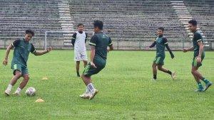 persiapan-uji-coba-gresik-united-vs-selangor-fc-di-malaysia.jpg
