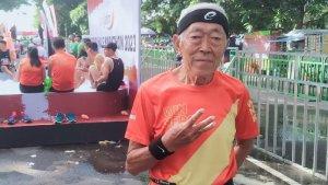 peserta-tertua-kediri-half-marathon-2023.jpg