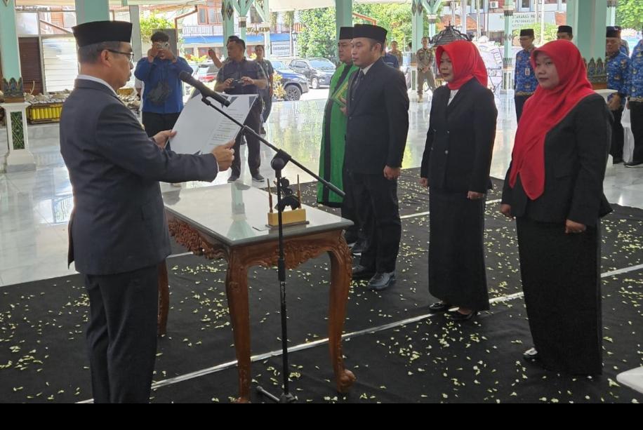 Bupati-Madiun-Hari-Wuryanto-melantik-Sekda-Kabupaten-Madiun-Sigit-Budiarto.jpg