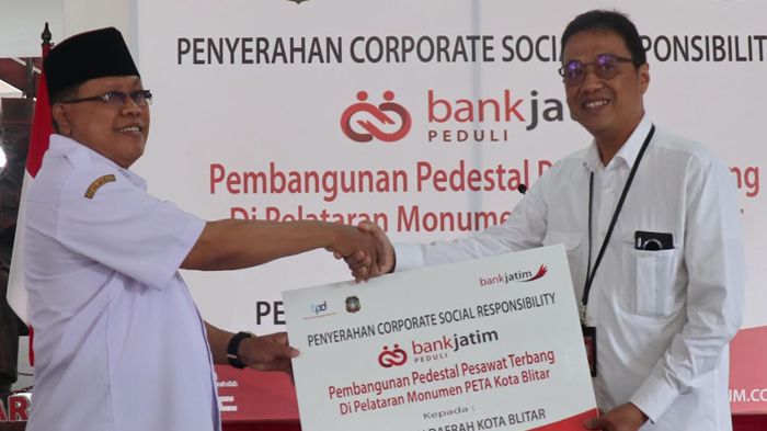 CSR-Bank-Jatim-di-kota-blitar.jpg