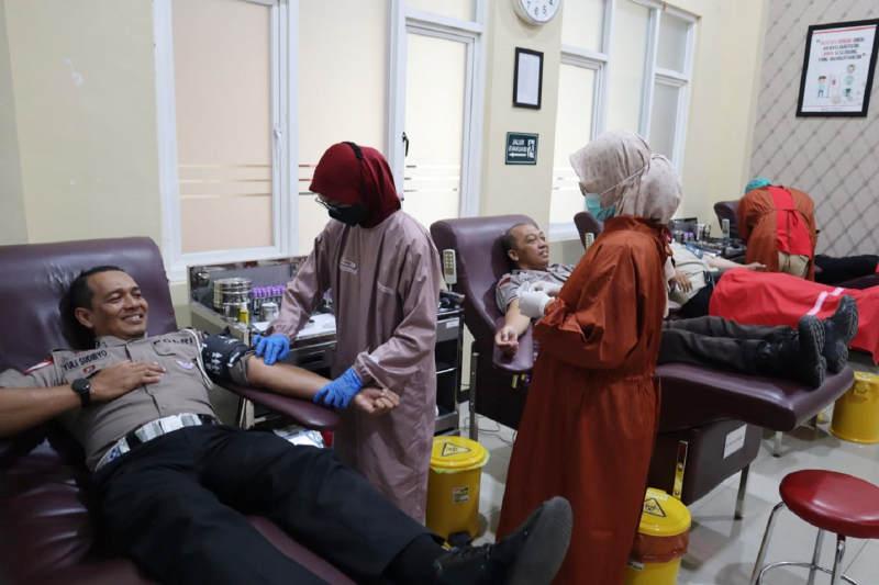 Donor-darah-polres-Tulungagung.jpg