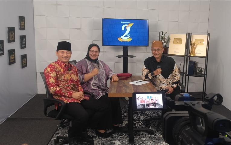 Gus-Ipin-juga-menjadi-narasumber-Talkshow-dalam-rangka-Milad-Ke-2-TribunMataramancom.jpg