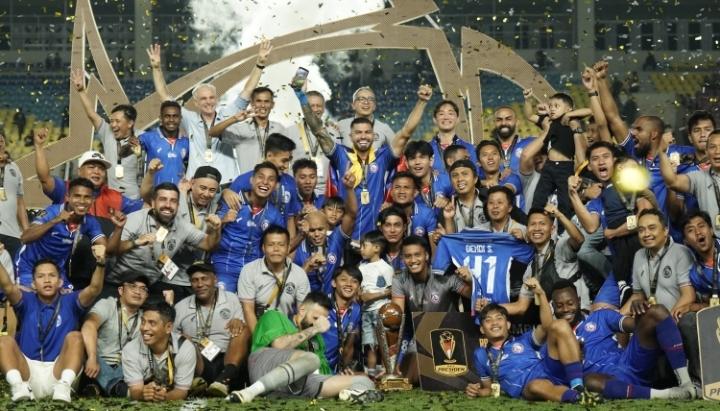 Hadiah-juara-piala-presiden-2024-arema-fc.jpg