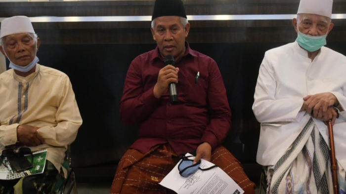 KH-Marzuki-Mustamar-ketua-PWNU-Jatim.jpg
