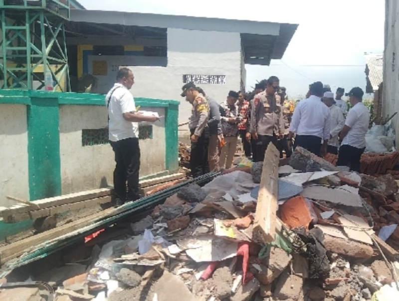 UPDATE Atap Kamar Santri Ponpes di Situbondo Ambruk, Ahli Diminta Cek Kelayakan Bangunan
