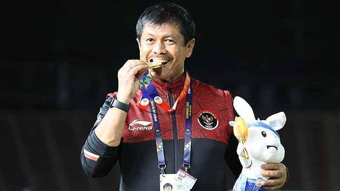 Keberhasilan-Indra-Sjafri-dalam-membawa-medali-emas-di-SEA-Games-2023.jpg
