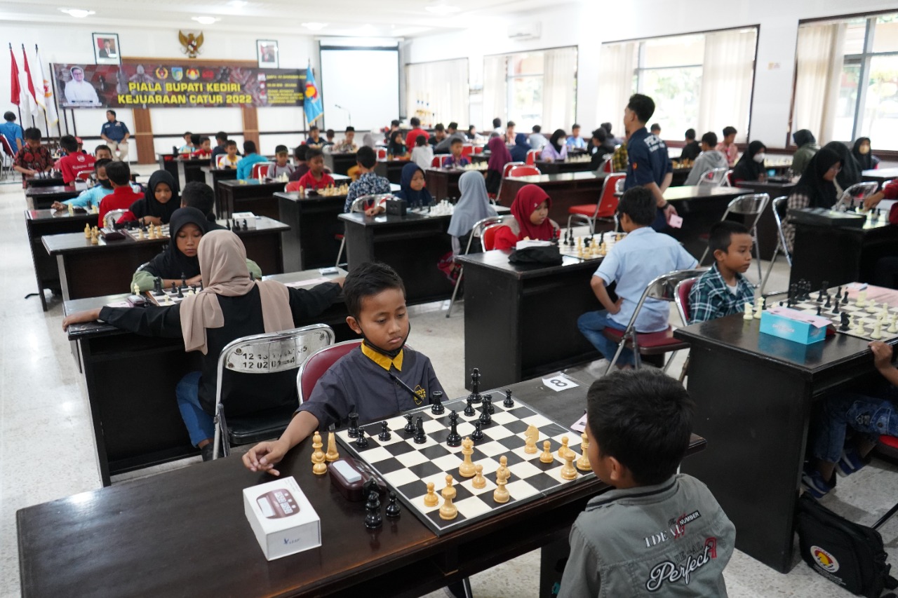 Ratusan Pecatur Berlomba Rebut Piala Bupati Kediri, Diikuti Enam Atlet Nasional