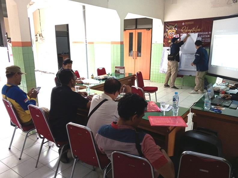 Komisi-Pemilihan-Umum-Tulungagung-menargetkan-menyelesaikan-rekapitulasi-tingkat-kecamatan.jpg