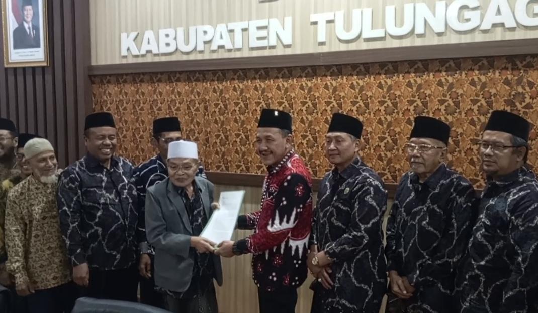 MUI-Kabupaten-Tulungagung-Gus-Hadi-di-DPRD-Tulungagung-Rabu-1062026.jpg