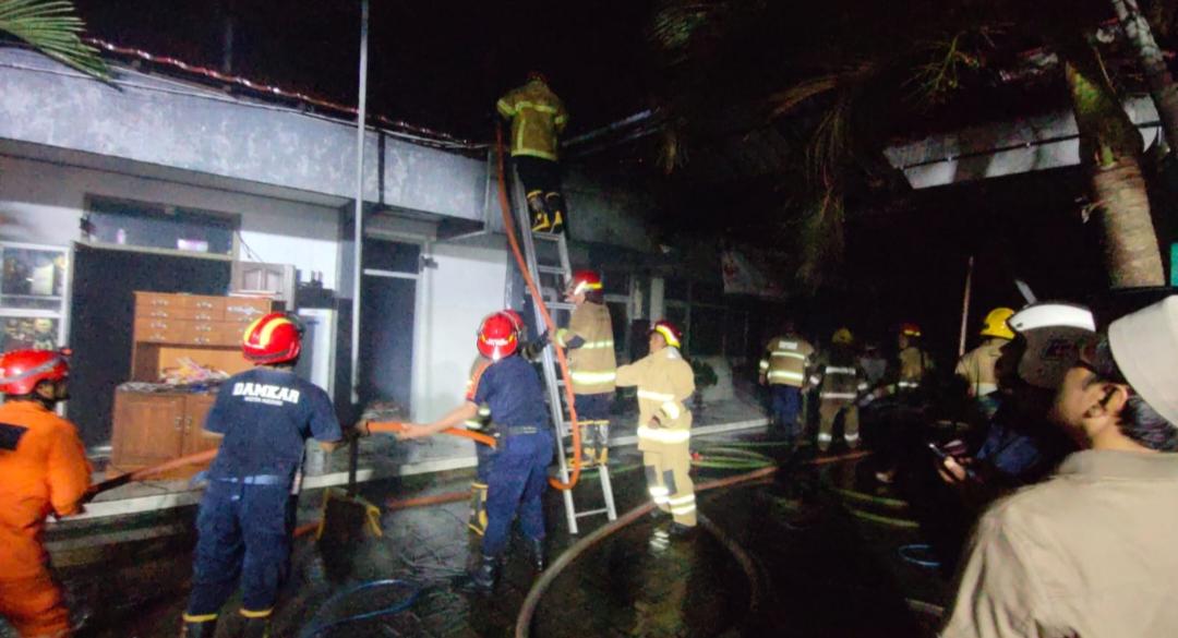 Madrasah-Tsanawiyah-Negeri-MTsN-1-Kota-Kediri-terbakar-Jumat-1262026-petang.jpg