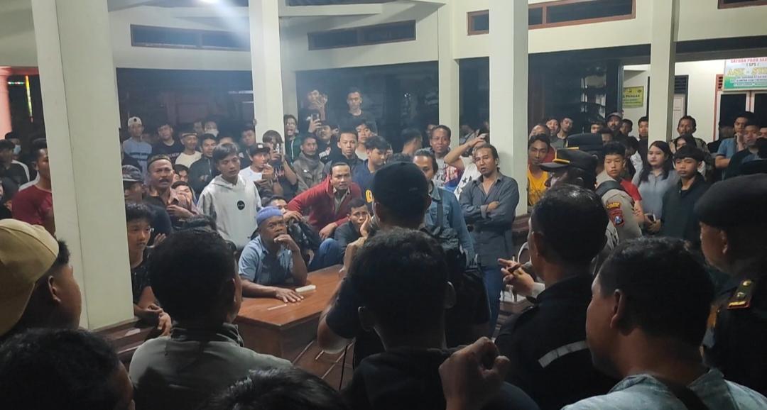 Ribuan Massa Ingin Temui Kyai Ponpes Mambaul Hikam, Imbas Santriwati Lahirkan Bayi