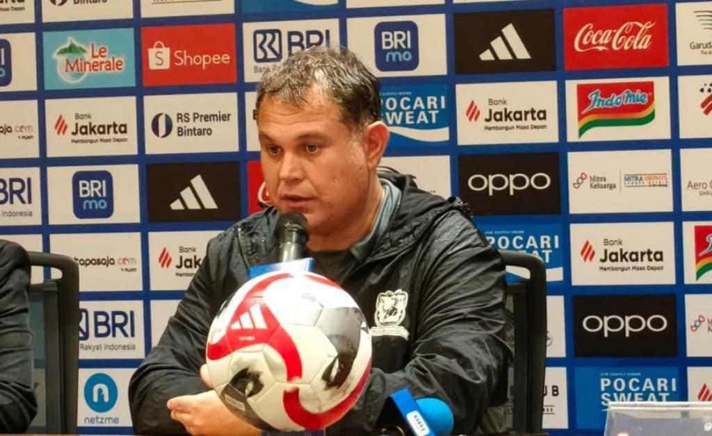 Pelatih-madura-United-Carlos-parreira-jumpa-pers-Laga-Lawan-persija.jpg