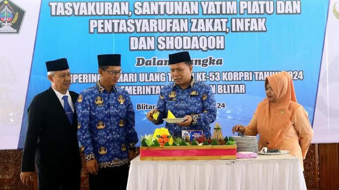 Pemkab Blitar Peringati HUT Korpri Dengan Memberikan Santunan ke Anak Yatim Piatu