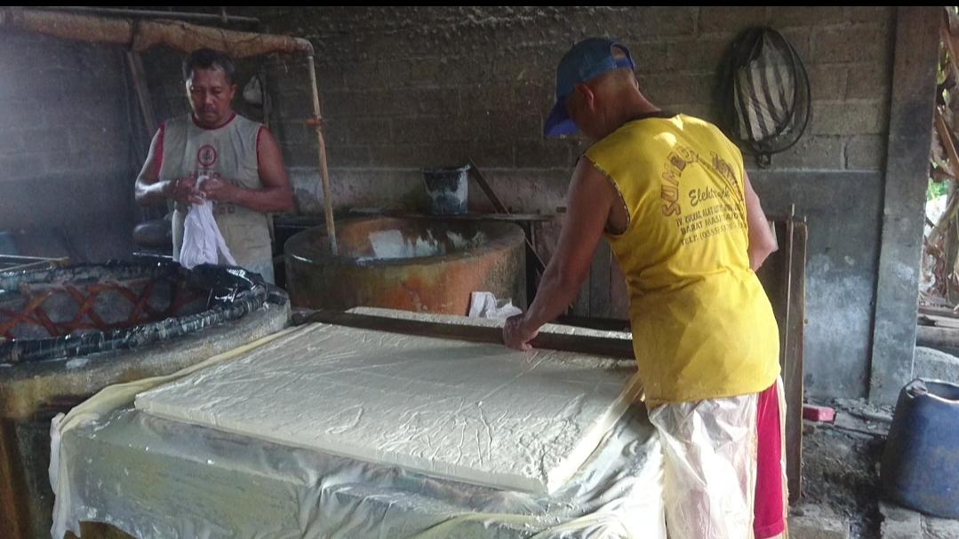 Proses-pembuatan-tahu-di-rumah-Suwoyo-45-warga-Tulungagung-Jumat-562026.jpg