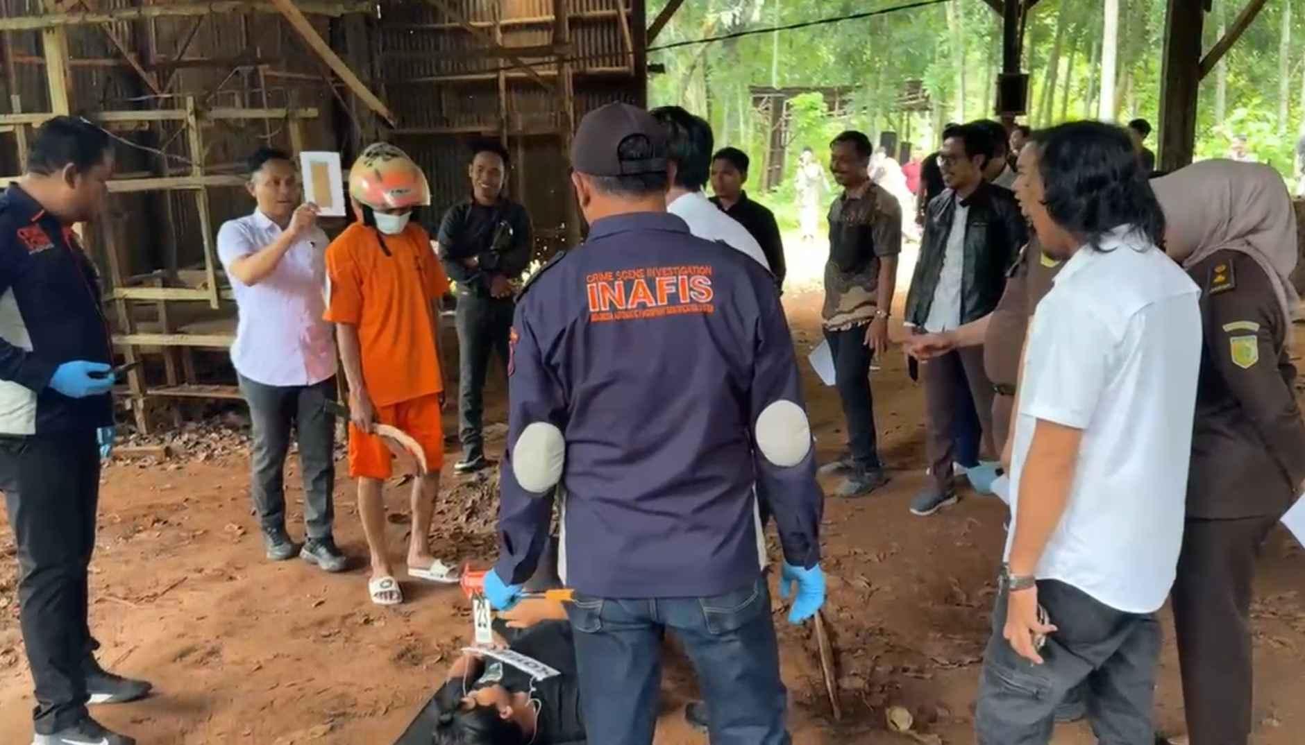 Tersangka Pembunuhan Mahasiswi UTM di Bangkalan Peragakan 34 Adegan saat Rekonstruksi