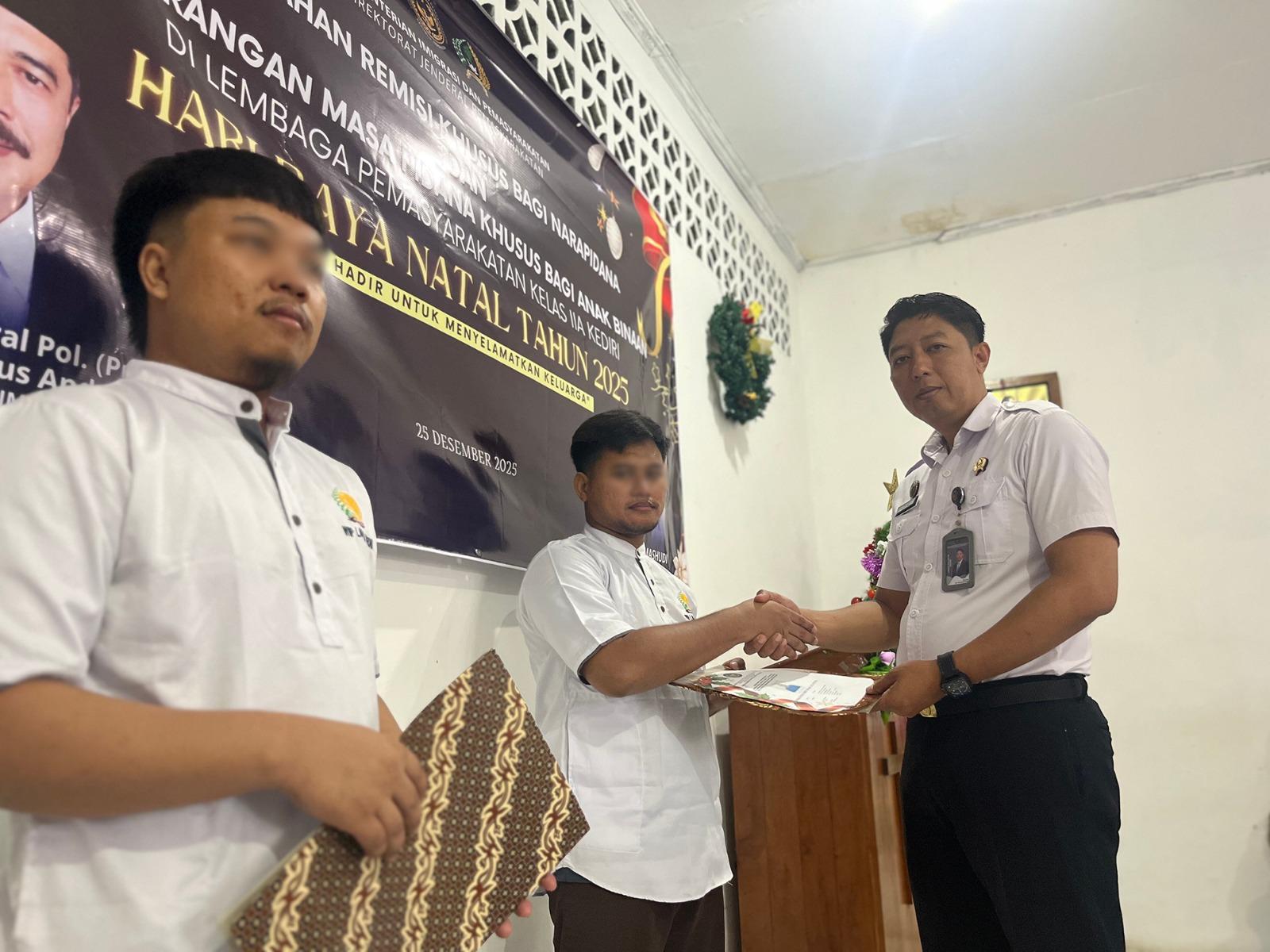 Remisi-khusus-Natal-kepada-WBP-Lapas-kediri.jpg