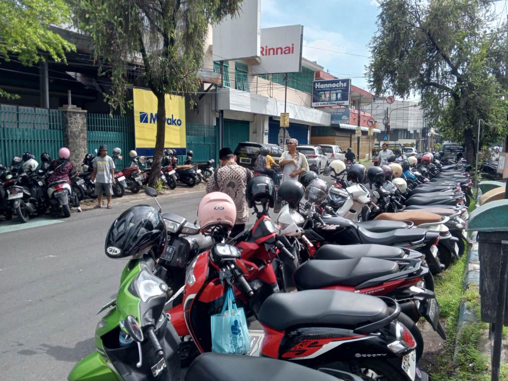 Tempat-parkir-di-Kabupaten-tulungagung.jpg