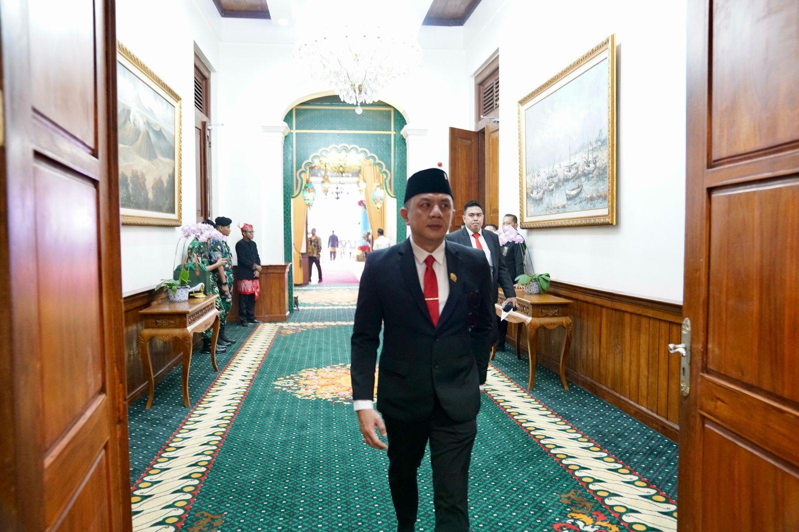 Wakil-Ketua-DPRD-Jawa-Timur-dari-Fraksi-PDI-Perjuangan-Deni-Wicaksono-hadiri-upacara-HPN.jpg