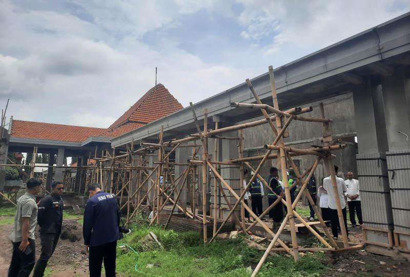 Wali-Kota-Blitar-cek-pembangunan-kantor-Kelurahan.jpg