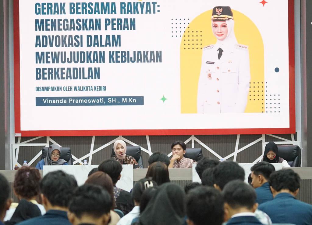 Wali-Kota-Kediri-jadi-pembicara-talk-advokasi.jpg