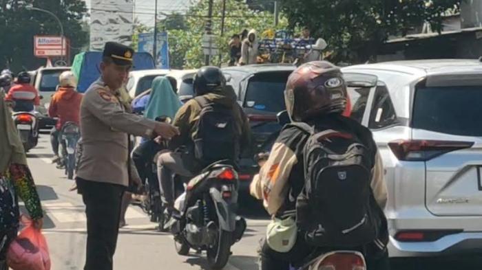 arus-balik-lebaran-di-jalur-poros-madura-bangkalan.jpg