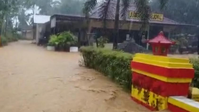 banjir-di-kecamatan-panggul-trenggalek.jpg