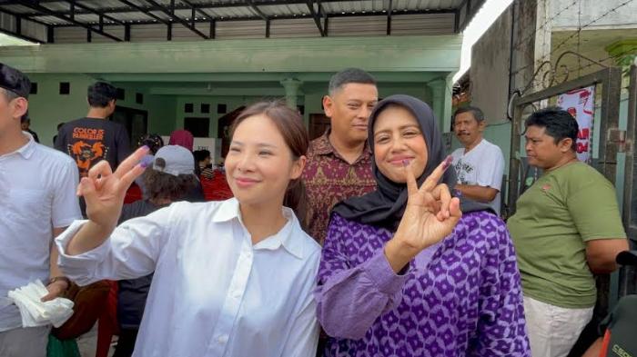 bunda-fey-regina-nyoblos.jpg