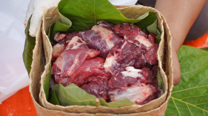 daging-hewan-kurban-dalam-kemasan-bambu.jpg
