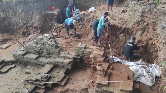 Hari Ketiga Ekskavasi Candi Gedog Kota Blitar, BPCB Jatim Belum Temukan Dinding Sisi Utara