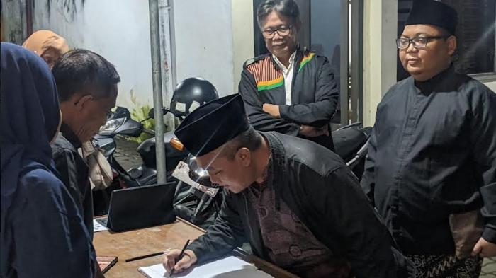 gus-jaddin-arimaya-daftar-ke-kpu-jember.jpg