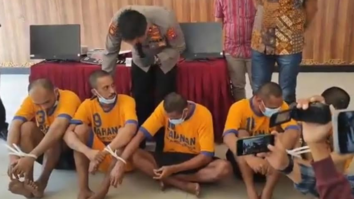 5 Orang ini Curi 18 Unit Komputer di SMPN 2 Geger Madiun, Ditangkap Polisi di Kota Batu
