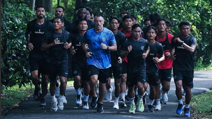 latihan-fisik-arema-fc-bersama-ze-gomes-jelang-lawan-dewa-united.jpg