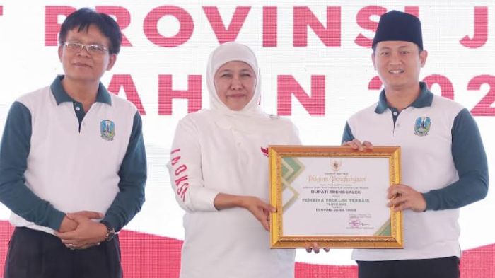 mas-ipin-dapat-penghargaan-pembina-proklim-terbaik.jpg